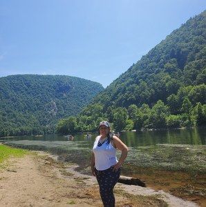 Meet your Posher, Mireya